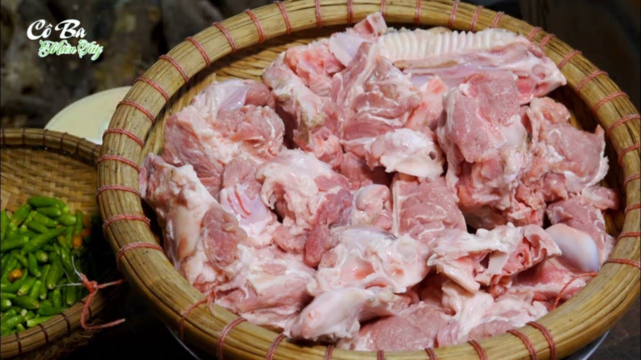 Xương Má Heo hầm ớt hiểm chua chua cay cay ngày mưa